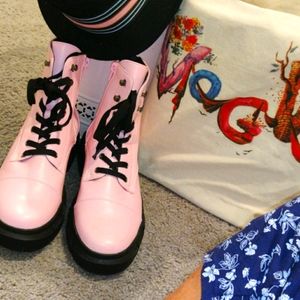 PINK !!!! PLATFORM NWOT BOOTIES 👏🎉🎉🎉🌹💐💖